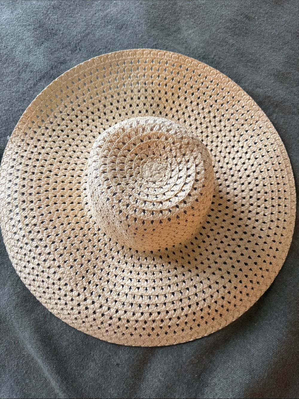 Wide-Brim Woven Straw Sun Hat - Natural Beige